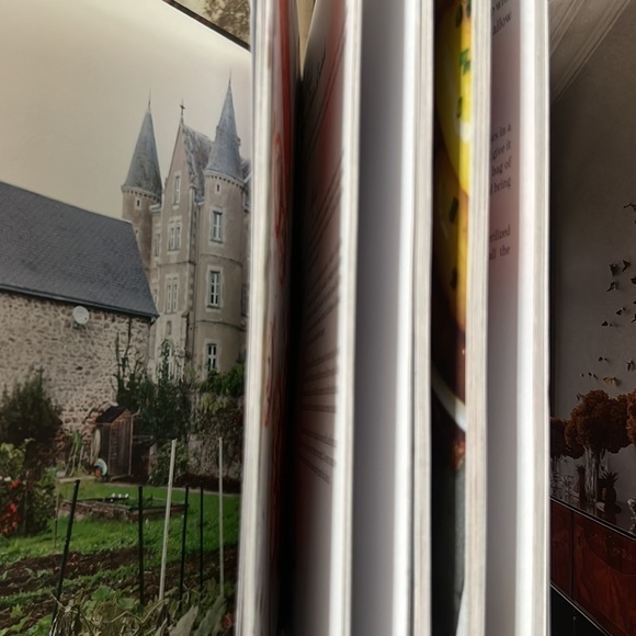 The Chateau Kitchen cookbook by Dick and Angel Strawbridge ECU - Picture 3 of 4